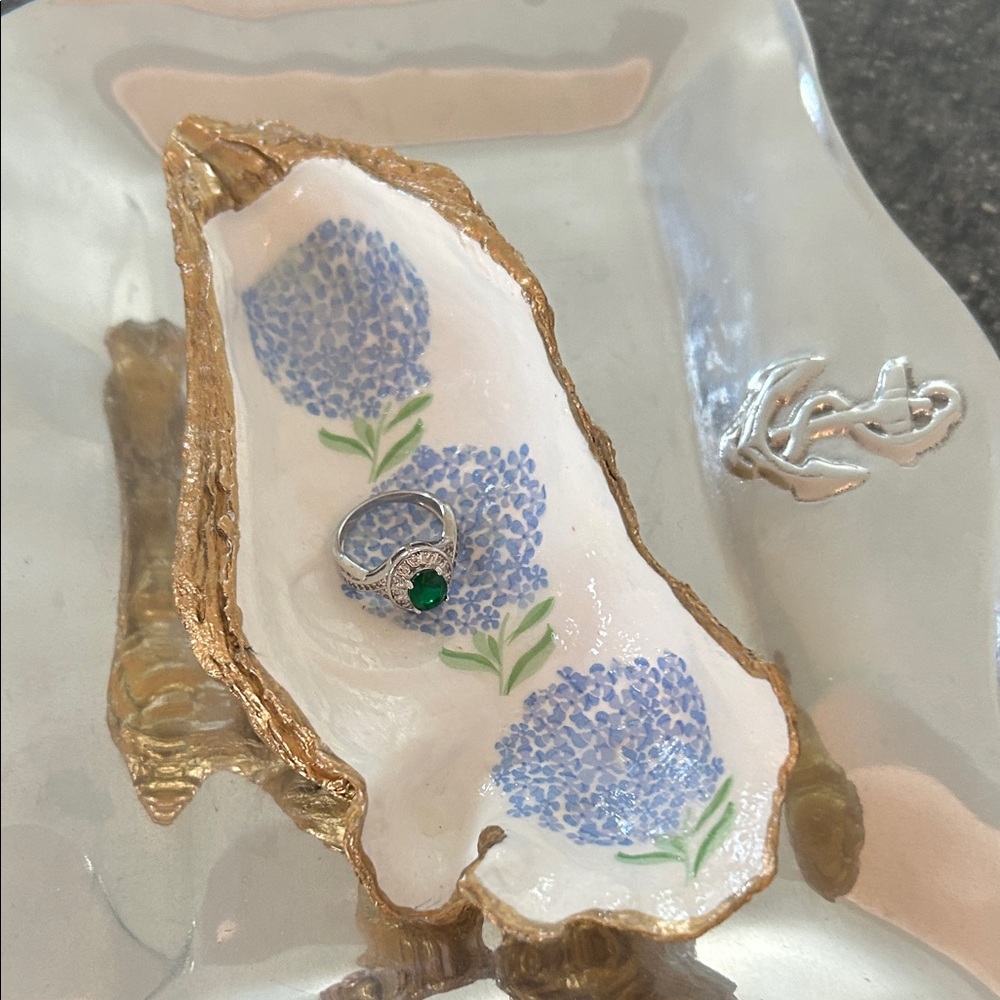 Blue Hydrangeas on OysterShell - Picture 3 of 4